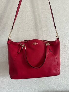 Striking Coach Small Kelsey Satchel in Magenta Red Pebble Leather F36675